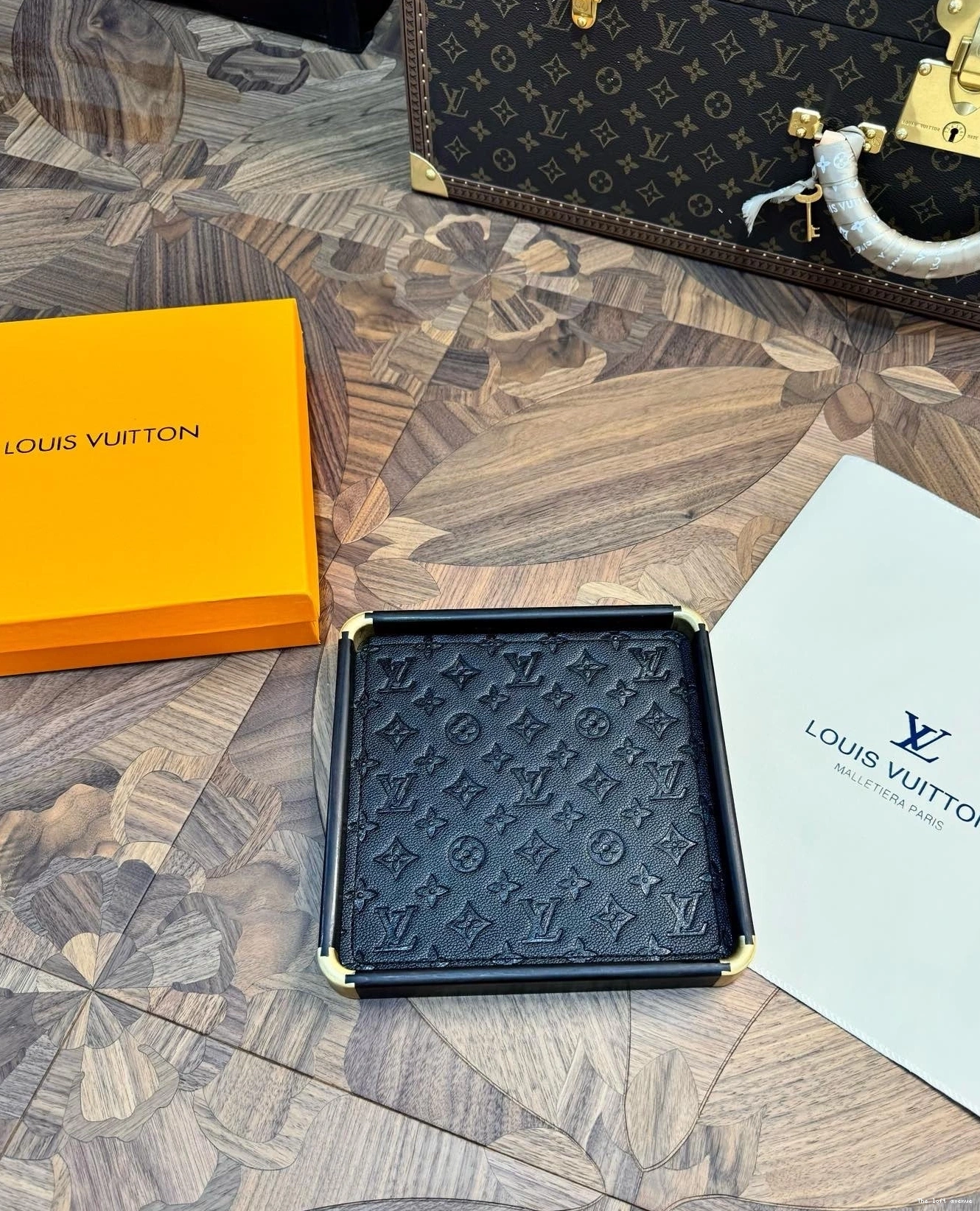 SQUARE SERVING LV TRAY CUSTOM 0727